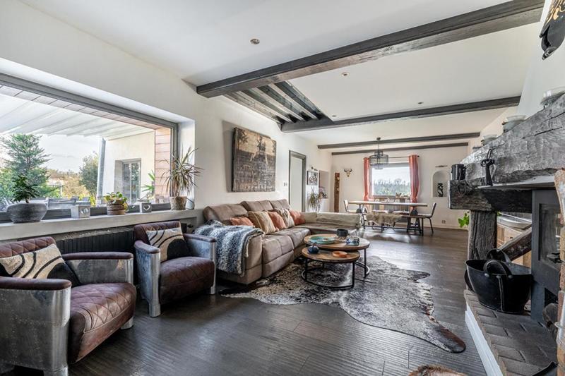 Maison - 200 m² - 7 pièces