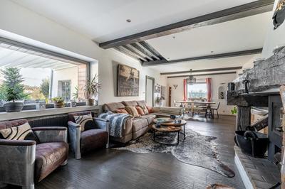 Maison - 200 m² - 7 pièces