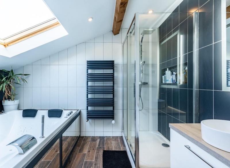 Appartement - 80 m² - 3 pièces