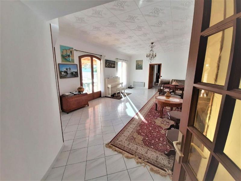 Propriété - 300 m² - 10 pièces