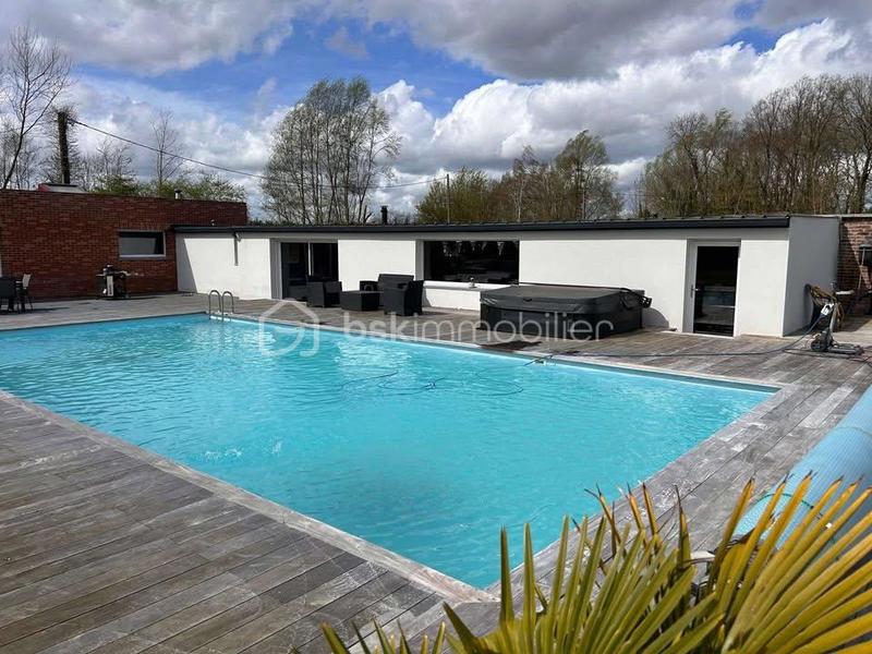 Propriété - 280 m² - 7 pièces