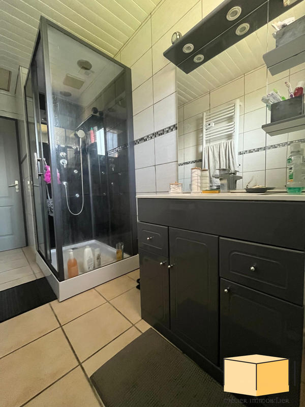 Villa - 100 m² - 5 pièces