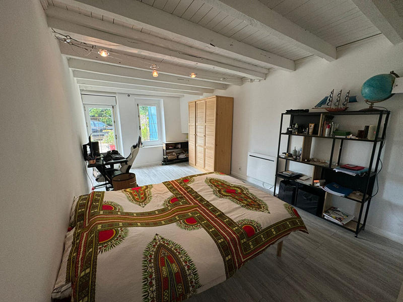 Maison - 280 m² - 9 pièces