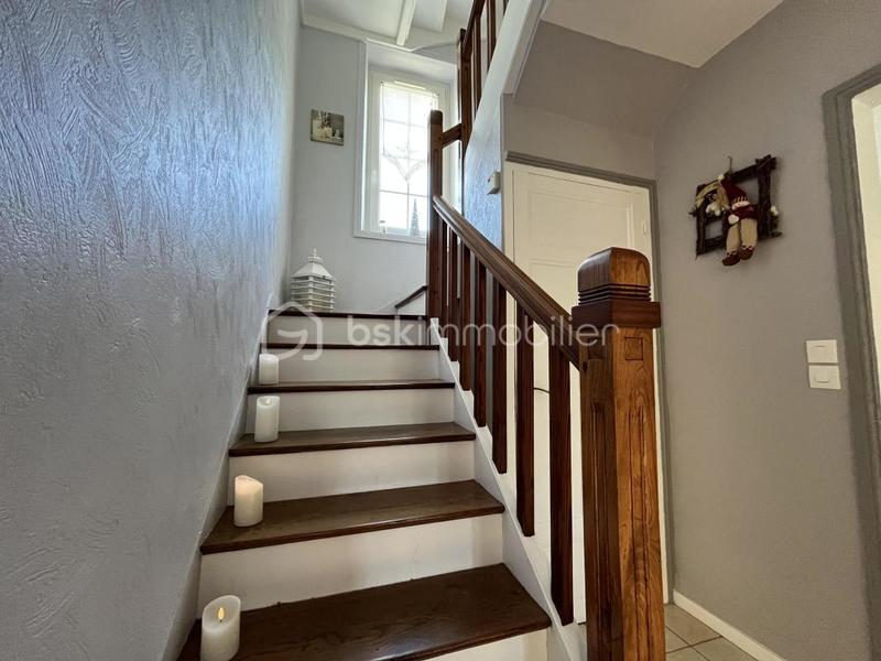 Demeure - 167 m² - 8 pièces