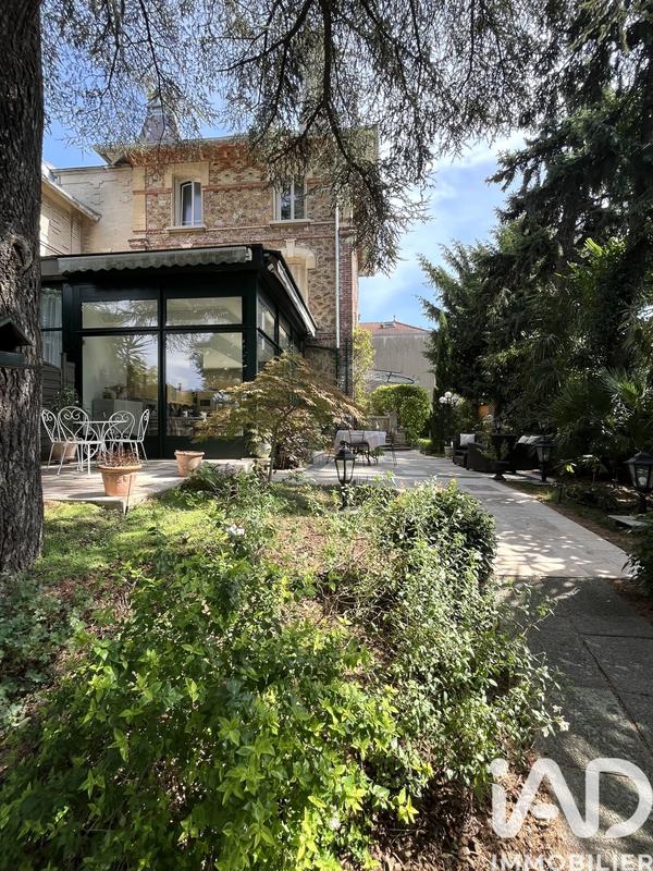 Maison - 200 m² - 6 pièces