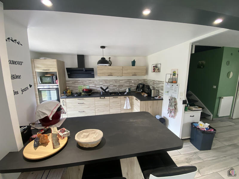 Maison - 98 m² - 5 pièces