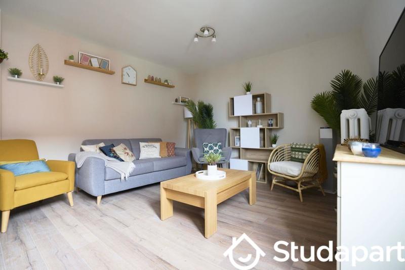 Chambre - 11 m² - 1 pièce