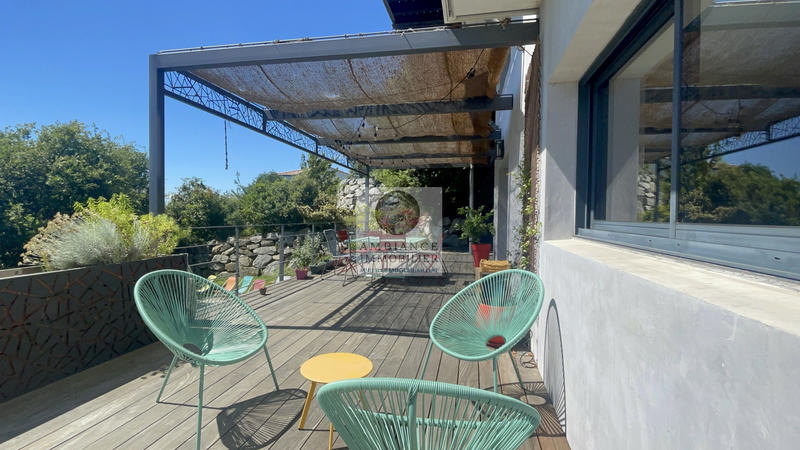 Maison - 167 m² - 7 pièces