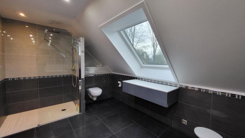 Maison - 300 m² - 8 pièces