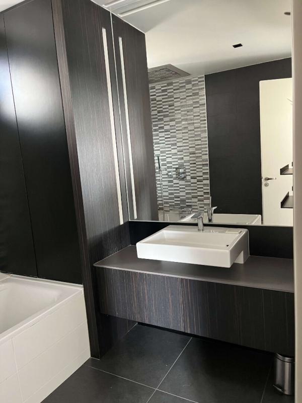 Appartement - 98 m² - 5 pièces