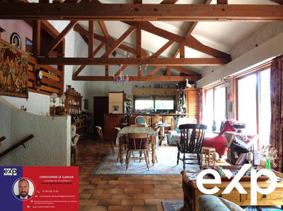 Maison traditionnelle - 190 m² - 7 pièces