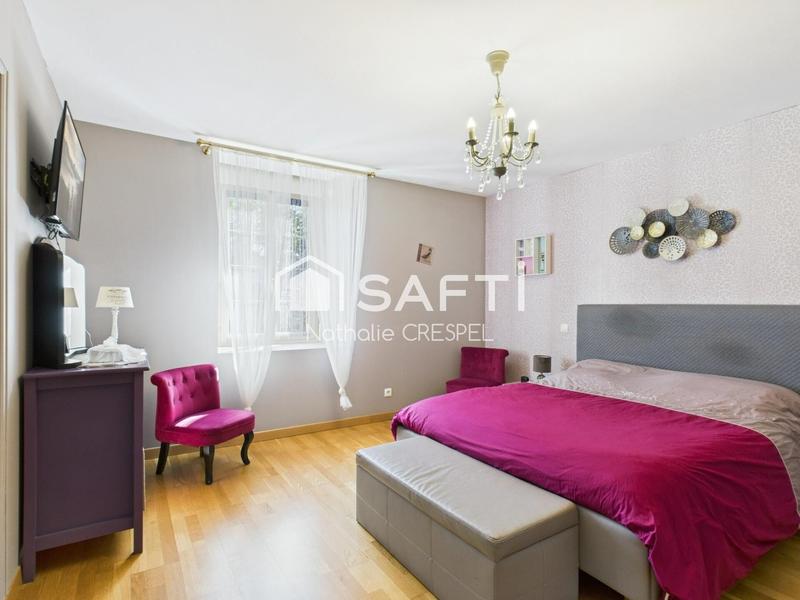 Maison - 350 m² - 8 pièces