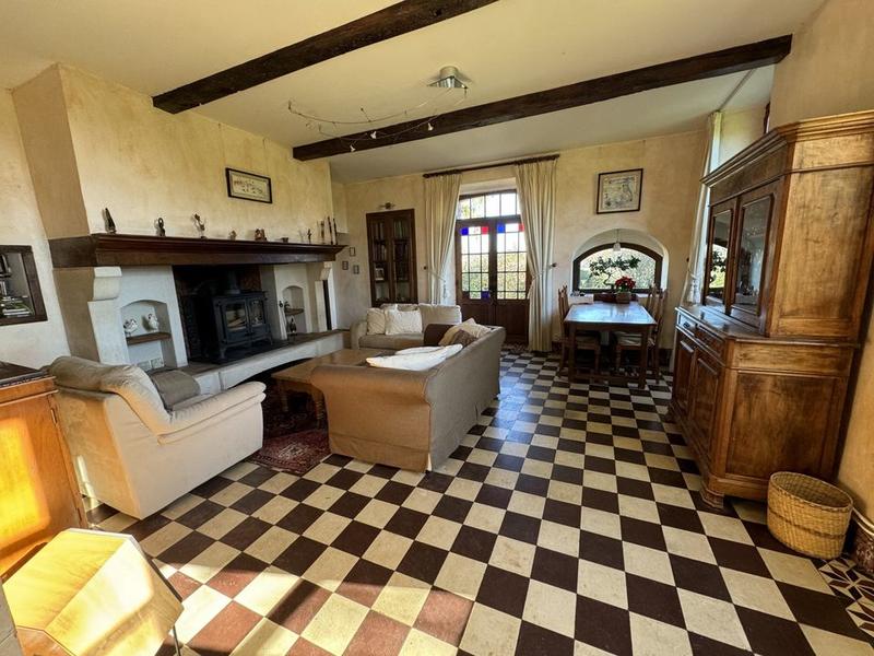 Maison - 630 m² - 9 pièces