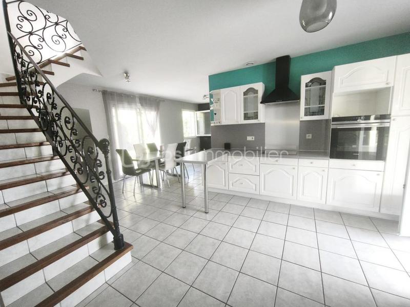 Maison - 141 m² - 6 pièces