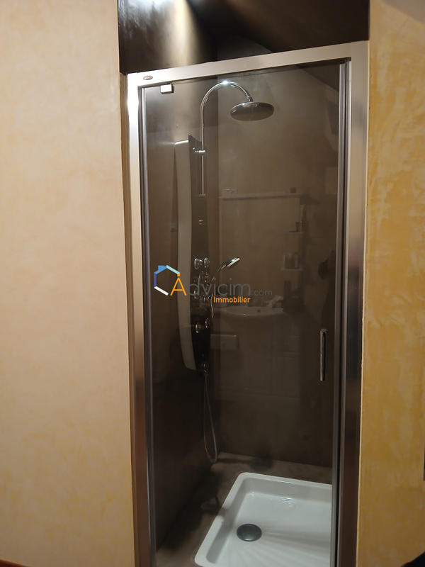 Maison - 239 m² - 7 pièces