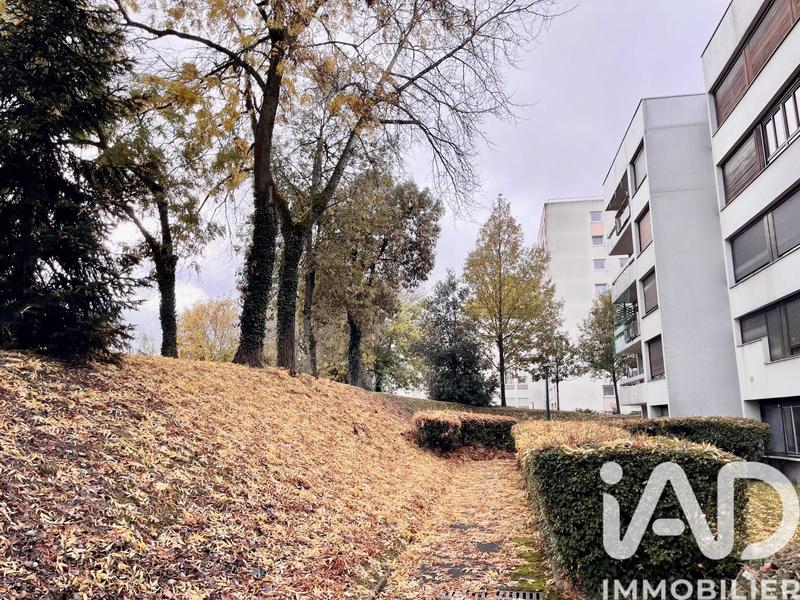 Appartement - 80 m² - 5 pièces