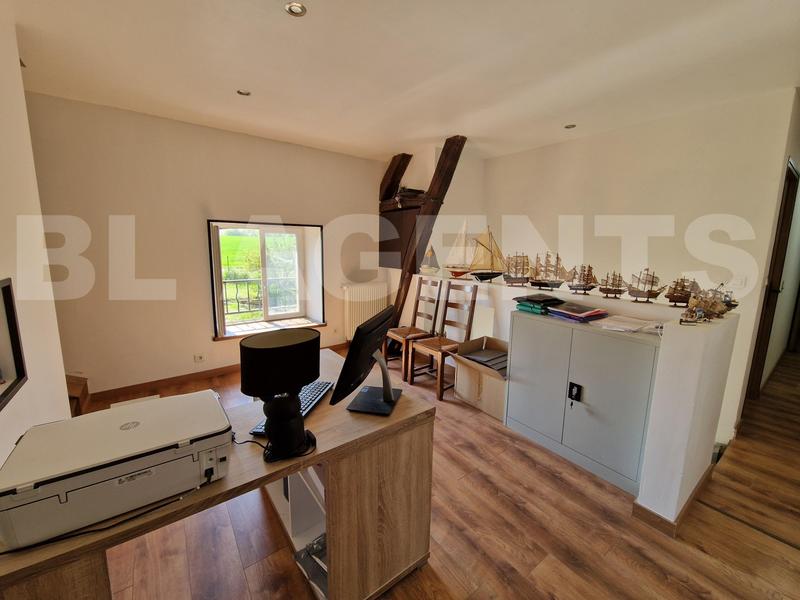 Maison en pierre - 182 m² - 9 pièces