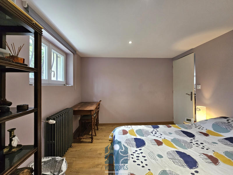 Maison - 225 m² - 9 pièces