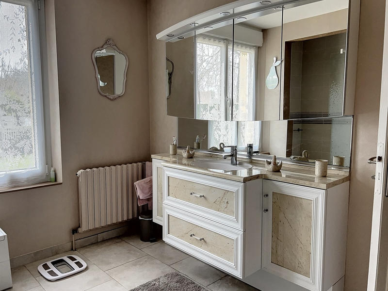 Propriété - 196 m² - 5 pièces