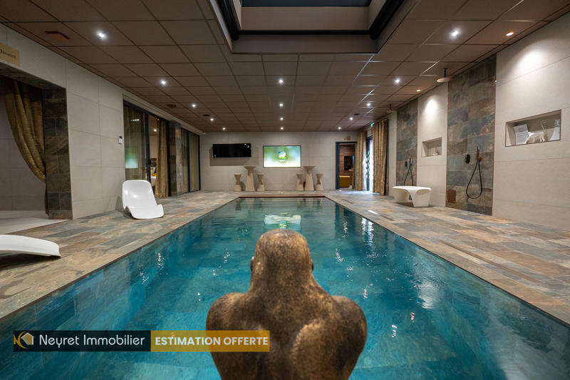 Appartement - 316 m² - 8 pièces