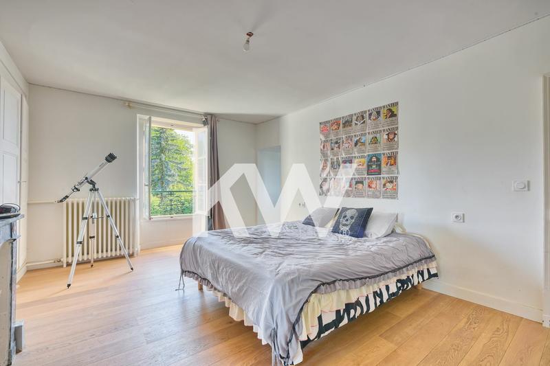 Maison - 351 m² - 8 pièces