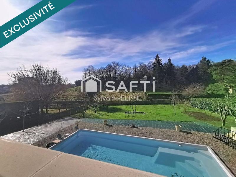 Maison - 200 m² - 7 pièces