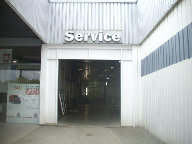 Local commercial - 1 706 m²