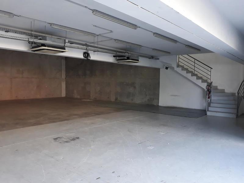 Entrepôt - 329 m²