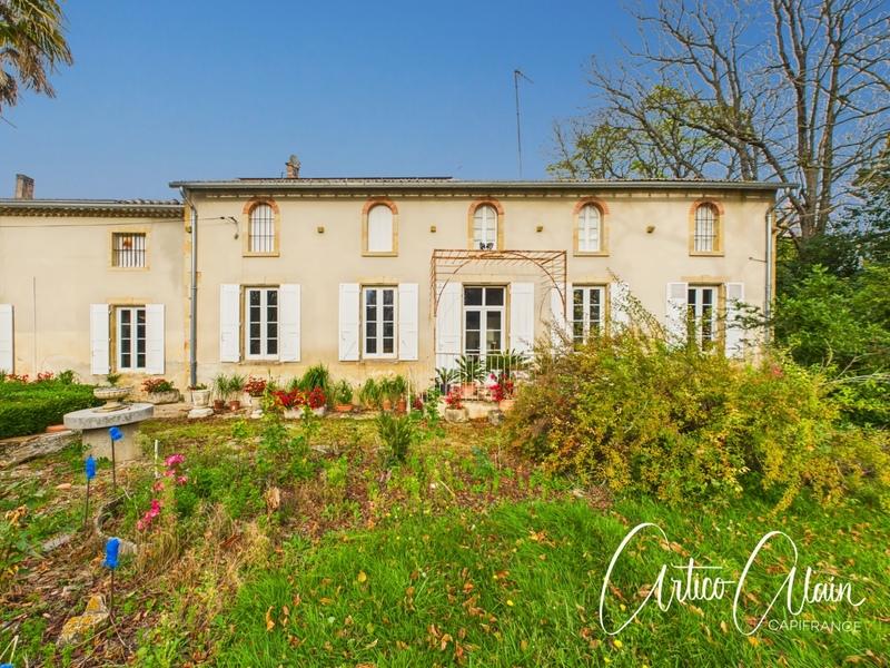 Maison bourgeoise - 275 m² - 9 pièces