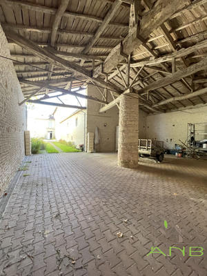 Maison - 481 m² - 12 pièces