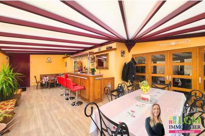 Propriété - 261 m² - 7 pièces