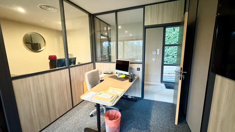 Bureau - 83 m² - 1 pièce