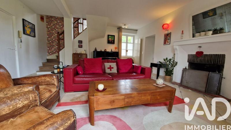 Maison - 217 m² - 7 pièces