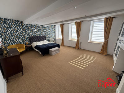 Maison - 165 m² - 6 pièces