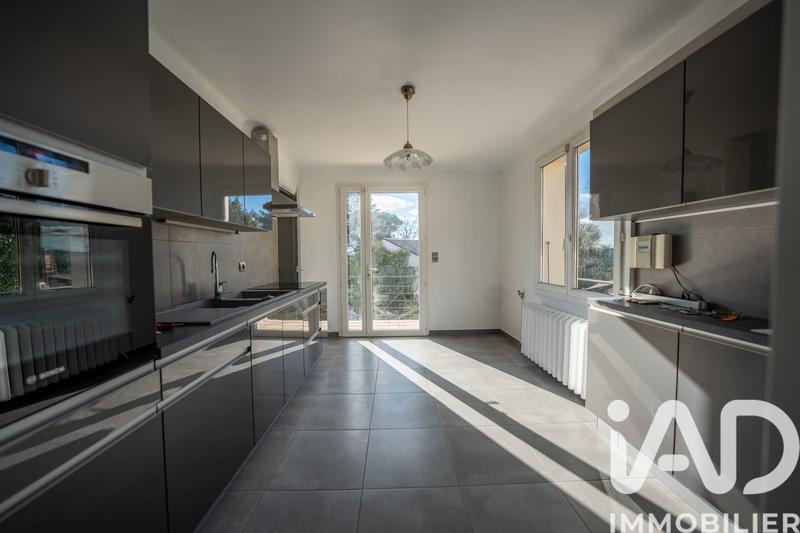 Maison - 122 m² - 6 pièces