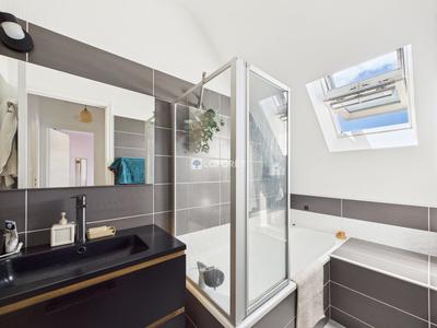 Maison - 98 m² - 4 pièces