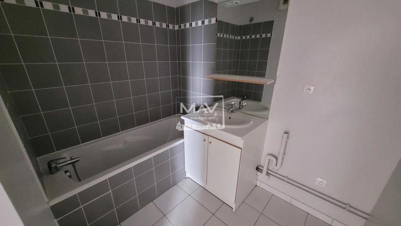 Appartement - 90 m² - 4 pièces