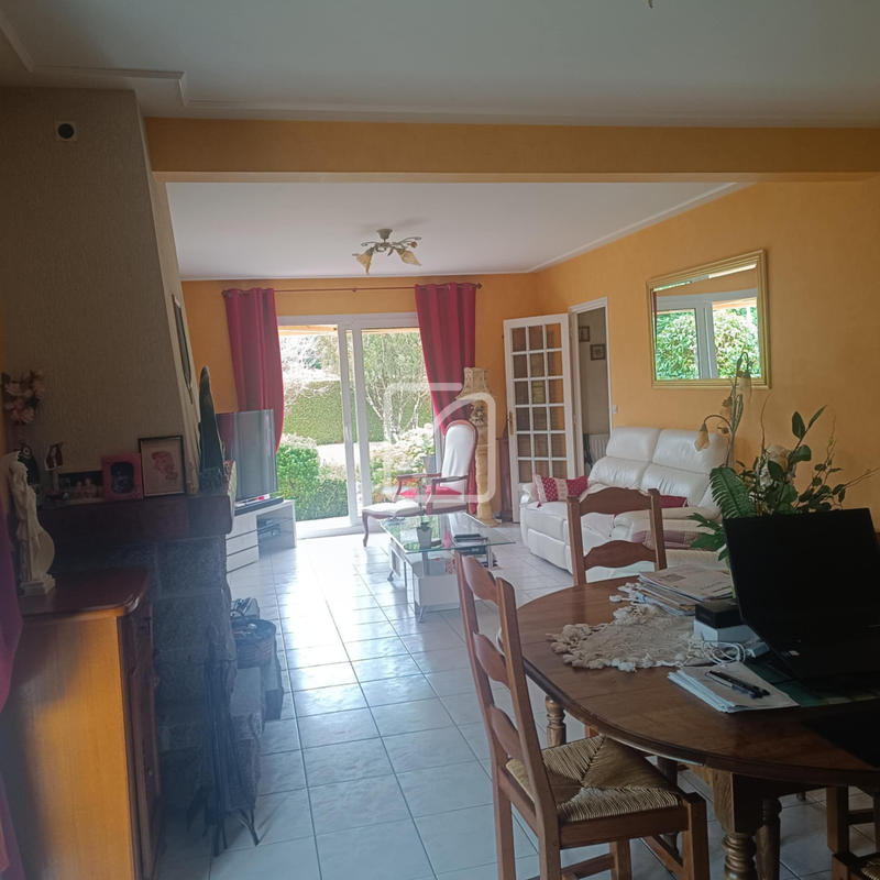 Maison - 180 m² - 7 pièces