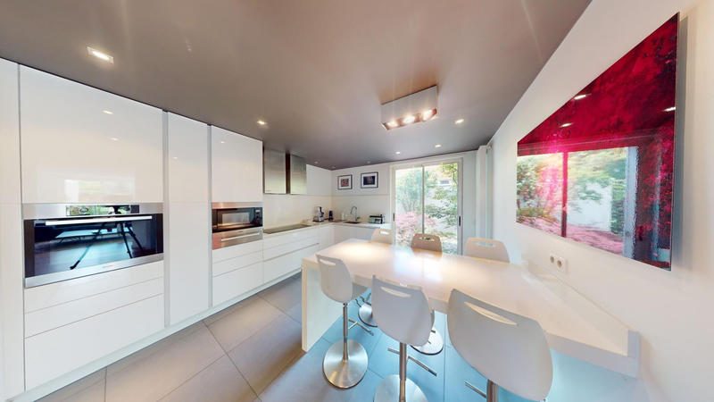 Maison - 219 m² - 7 pièces