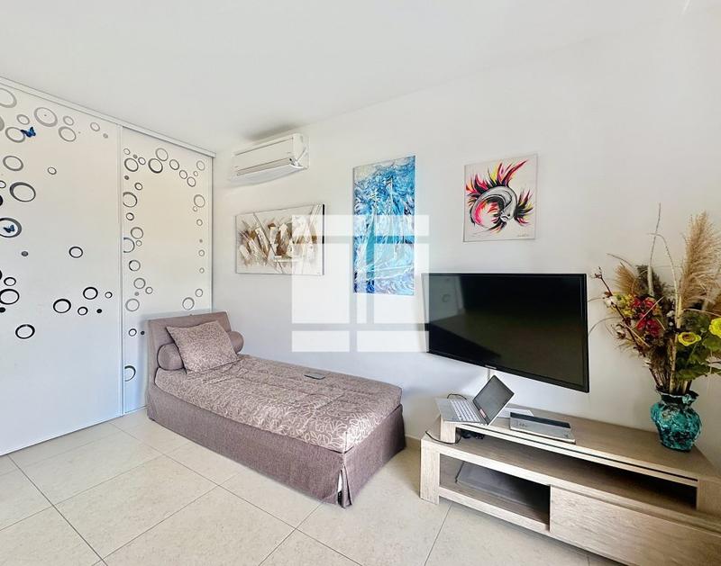 Studio - 30 m² - 1 pièce