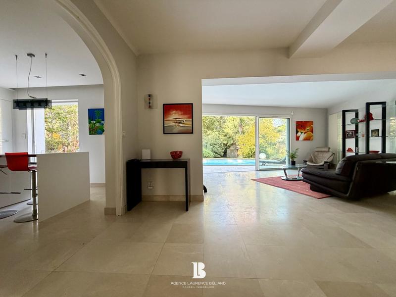 Maison - 192 m² - 6 pièces