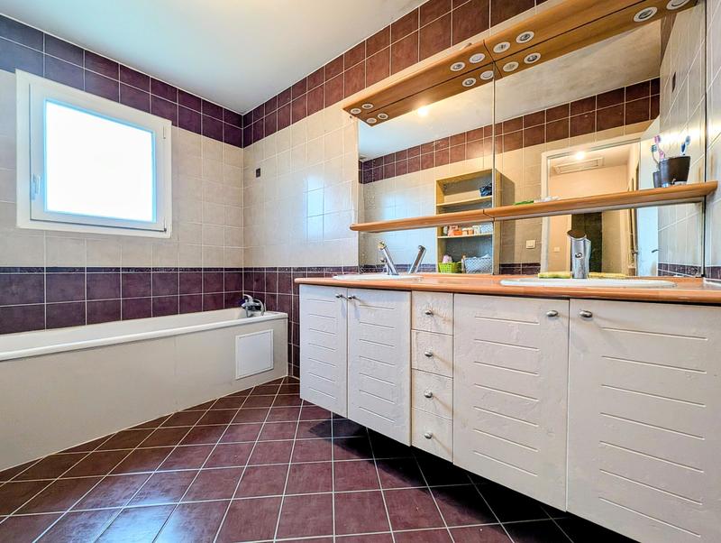 Maison traditionnelle - 116 m² - 5 pièces