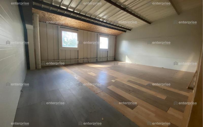 Local d'activité / Entrepôt - 140 m²