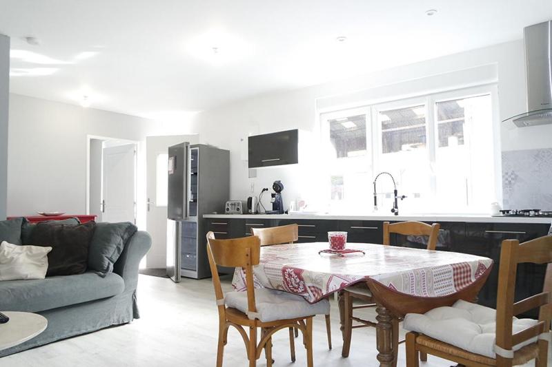 Maison - 310 m² - 15 pièces