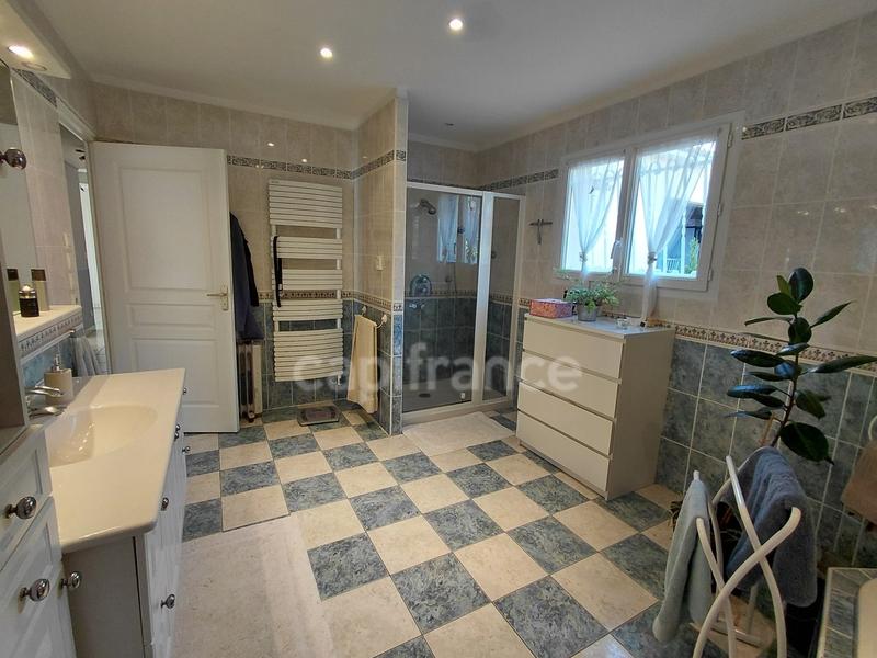 Villa - 295 m² - 8 pièces