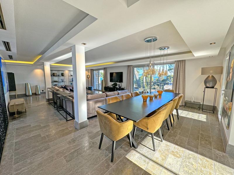 Villa - 220 m² - 6 pièces