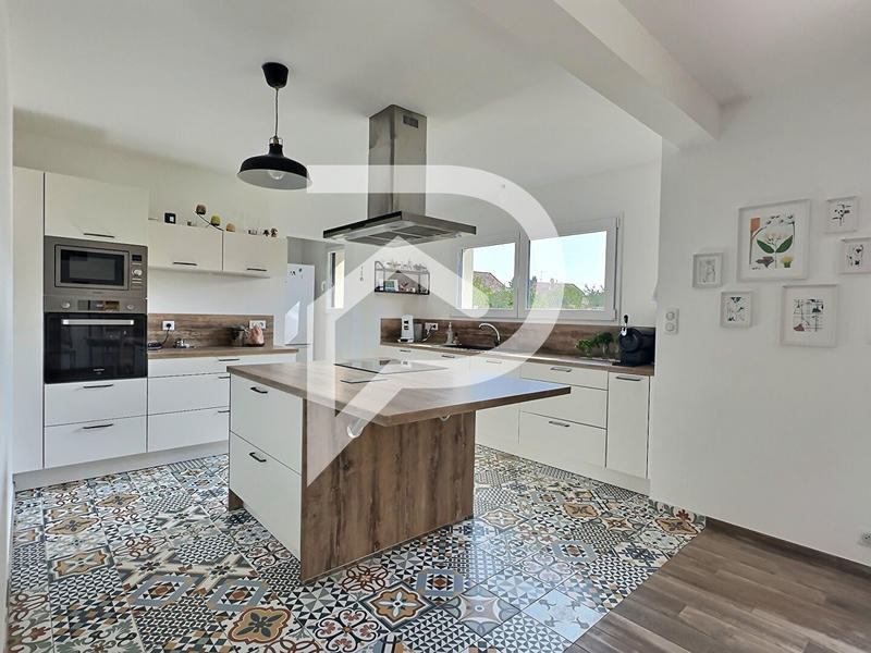 Maison - 145 m² - 7 pièces