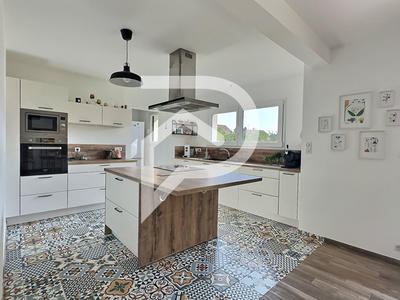 Maison - 145 m² - 7 pièces