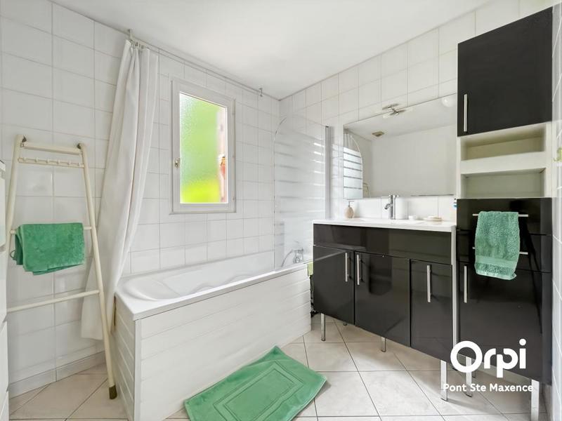 Maison - 146 m² - 8 pièces