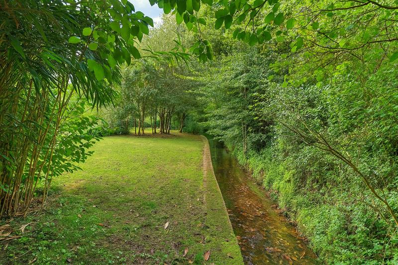 Maison - 210 m² - 8 pièces